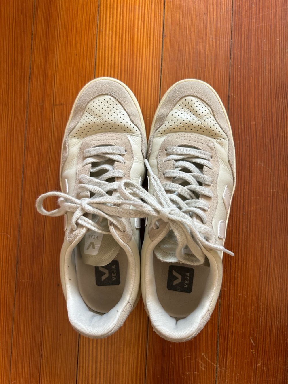 Veja Sneakers in Cream